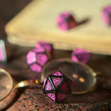 Q-Workshop: Call of Cthulhu: 7th Edition Dice Set - Black &  Magenta (7)